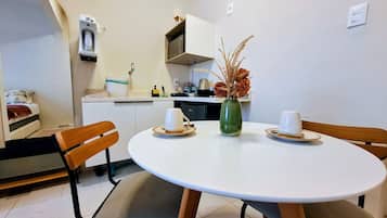 Studio | Dining