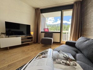 Living area - 100m from shops, 3rd floor, tv, 22m², Vars (Vars)