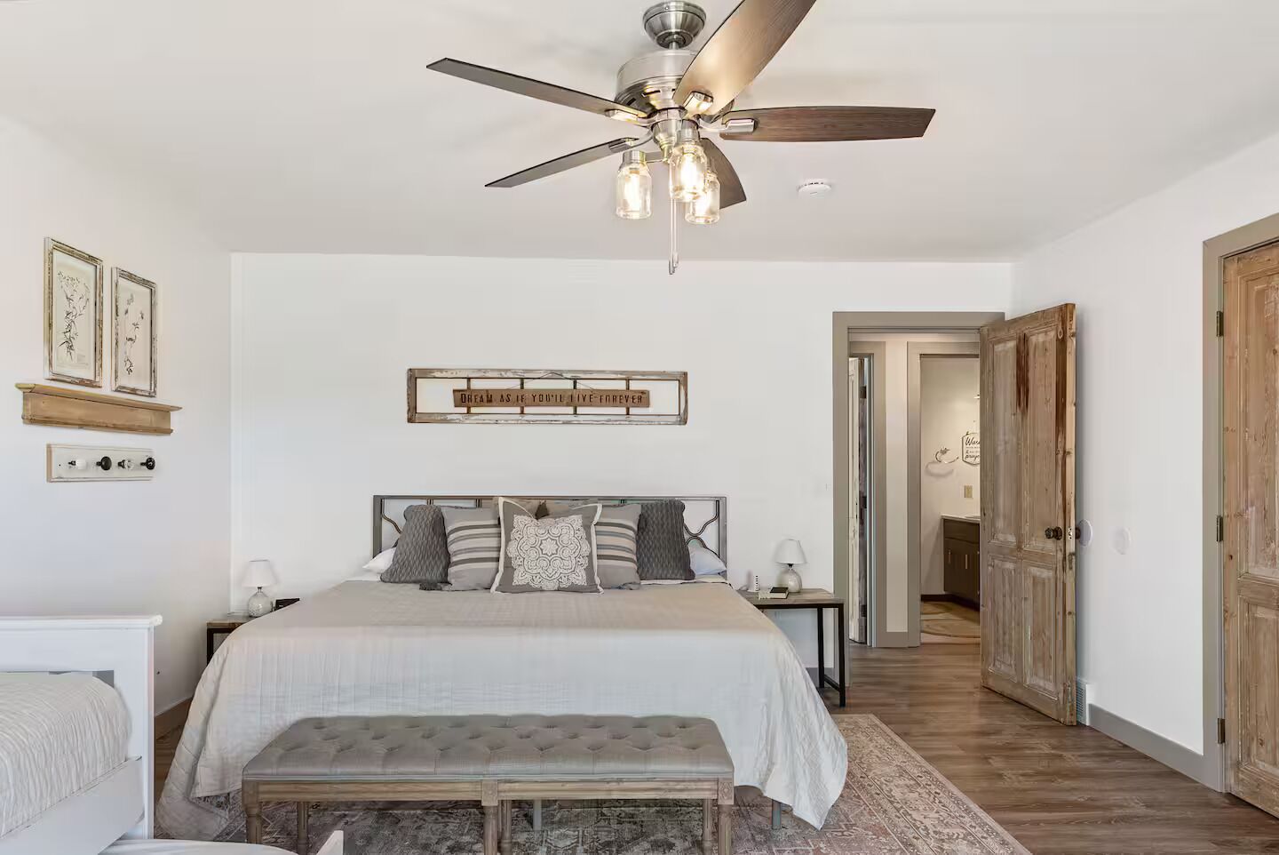 4 Schlafzimmer, Bügeleisen/Bügelbrett, WLAN, Bettwäsche