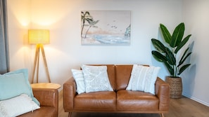 TV - Perfectly positioned between Woolgoolga’s beautiful beaches (Woolgoolga)