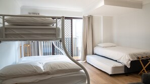 4 bedrooms, free WiFi, bed sheets