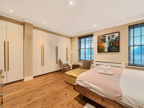 2 slaapkamers, een strijkplank/strijkijzer, gratis wifi, beddengoed