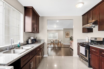 Fantastic 3-bedroom 3 bath house in Alhambra