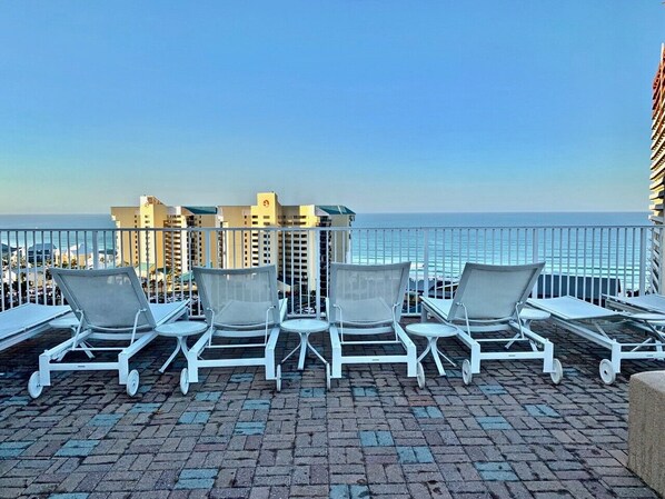 Property grounds - Gulf View Condo! Pools, Balcony! Steps 2 Beach (Panama City Beach)