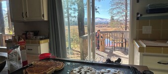 River Home 2-bed House on river Dog Friendly + Loft