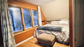 3 slaapkamers, een strijkplank/strijkijzer, wifi, beddengoed