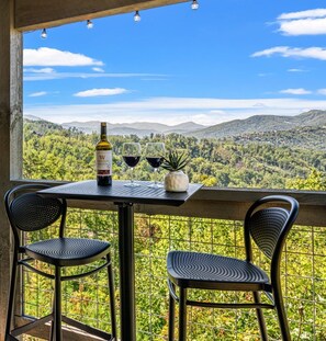 Outdoor dining - Secluded Couples' Cabin - Views, Hot Tub, Firepit, Location (Gatlinburg)