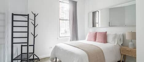 3 bedrooms, iron/ironing board, free WiFi, bed sheets