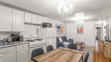 雪櫃、微波爐、焗爐、爐具