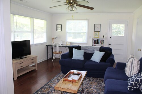 Cozy Cottage with Fire Pit - Family & Pet friendly - 20 minutes to Chattanooga