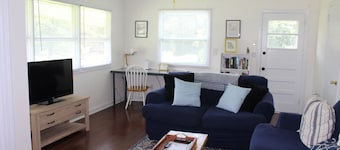 Cozy Cottage with Fire Pit - Family & Pet friendly - 20 minutes to Chattanooga