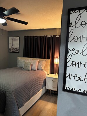 3 عدّة غرف نوم ومكواة/لوح كي وواي فاي مجانًا وملاءات أسرّة