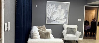 The Royal Retreat – Peaceful 3BR Getaway Just minutes from downtown Jacksonville