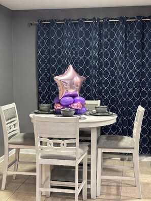 تناول الطعام