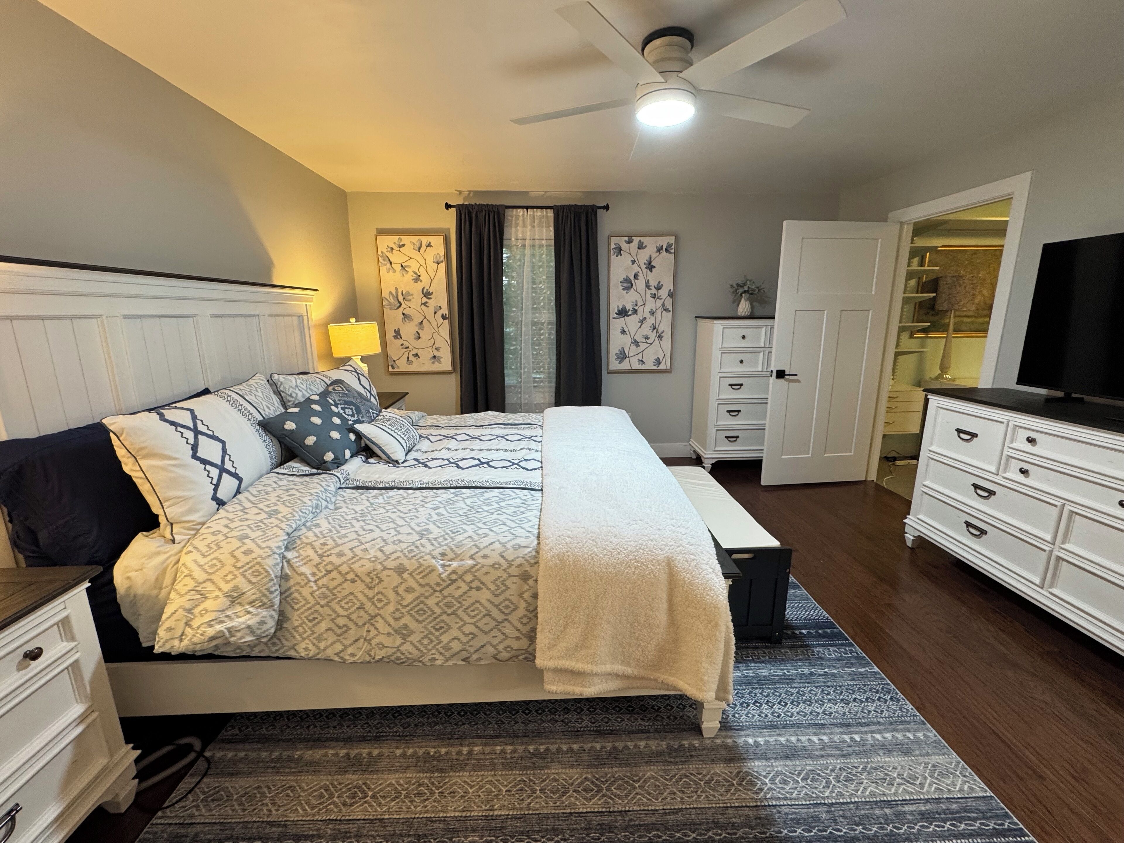 4 bedrooms, iron/ironing board, free WiFi, bed sheets