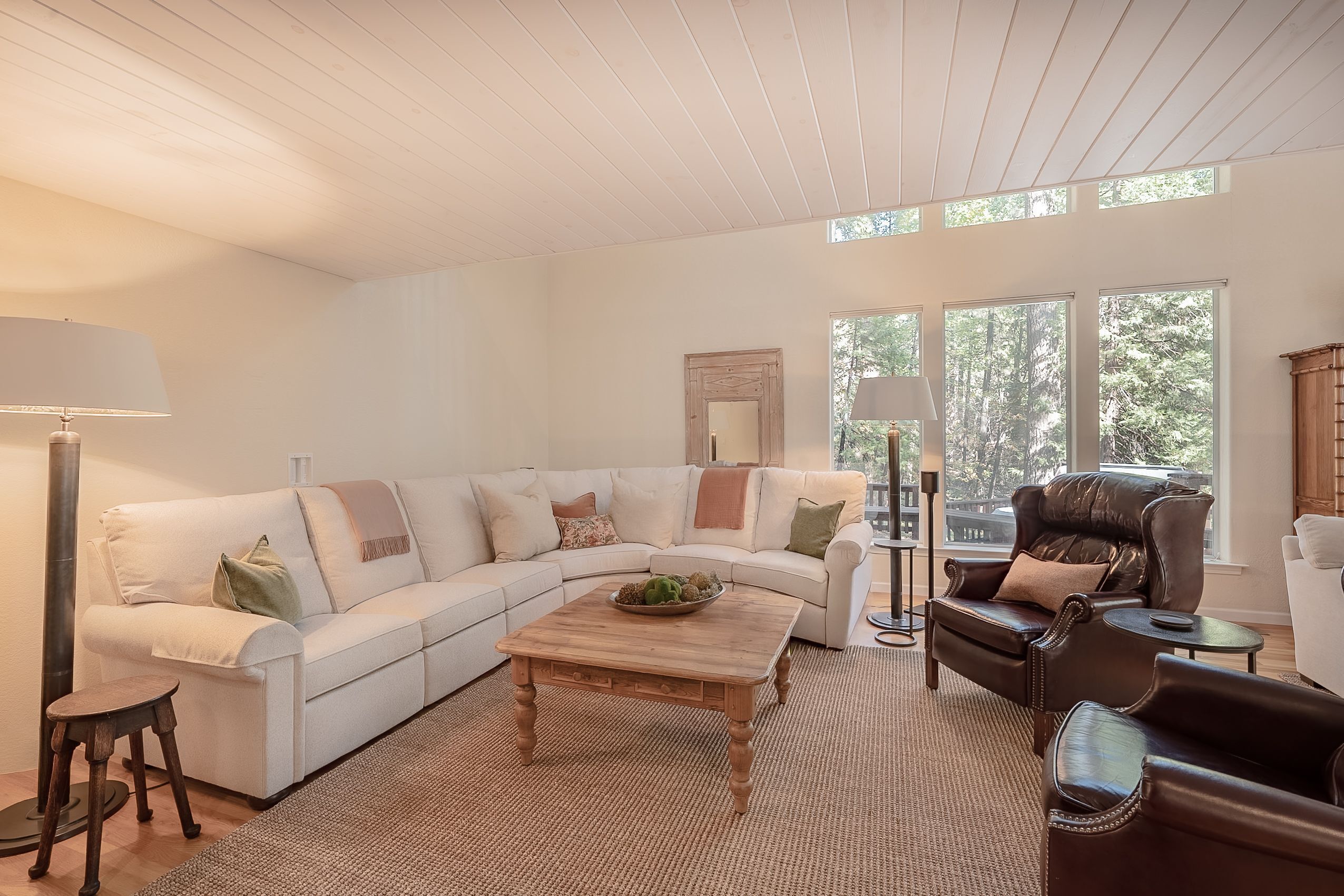 Peaceful Mountain Getaway W/ Hot Tub, Game Room - Murphys, CA