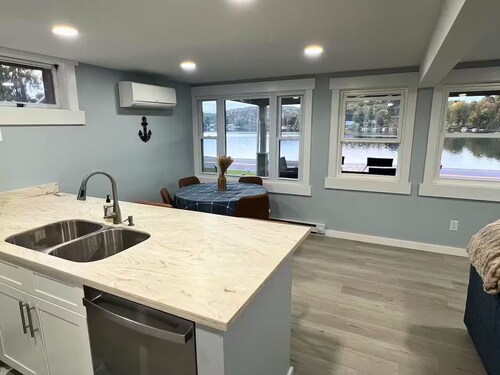 Lakehouse / Near Colgate / Grill + Coffee Bar