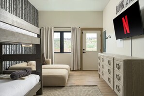 4 Schlafzimmer, Bügeleisen/Bügelbrett, Reisekinderbett, WLAN