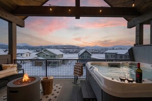 Unclassified image, 4 of 50, button - Lodge 212 | Brand New LUXE Designer Home + Hot Tub (Fraser)