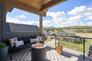 Unclassified image, 2 of 50, button - Lodge 212 | Brand New LUXE Designer Home + Hot Tub (Fraser)