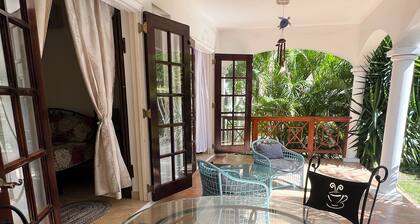 Beautiful 2 Bed, 2 Bath Condo, Pool, W&D, & Airy Patio. Walk to Miami Beach