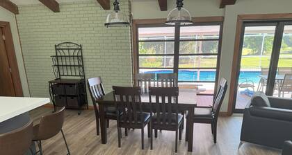 3-bedroom house in tranquil Punta Gorda with Pool