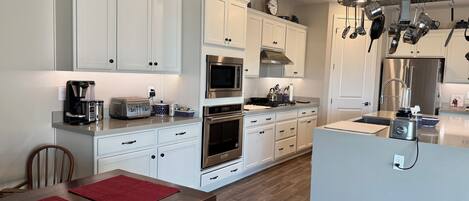 Microwave, oven, stovetop, dishwasher