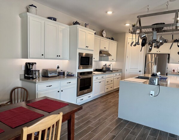 Microwave, oven, stovetop, dishwasher