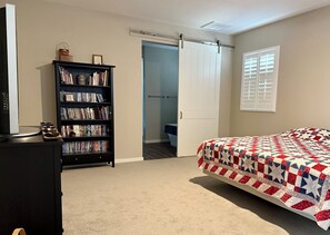 Iron/ironing board, Internet, bed sheets