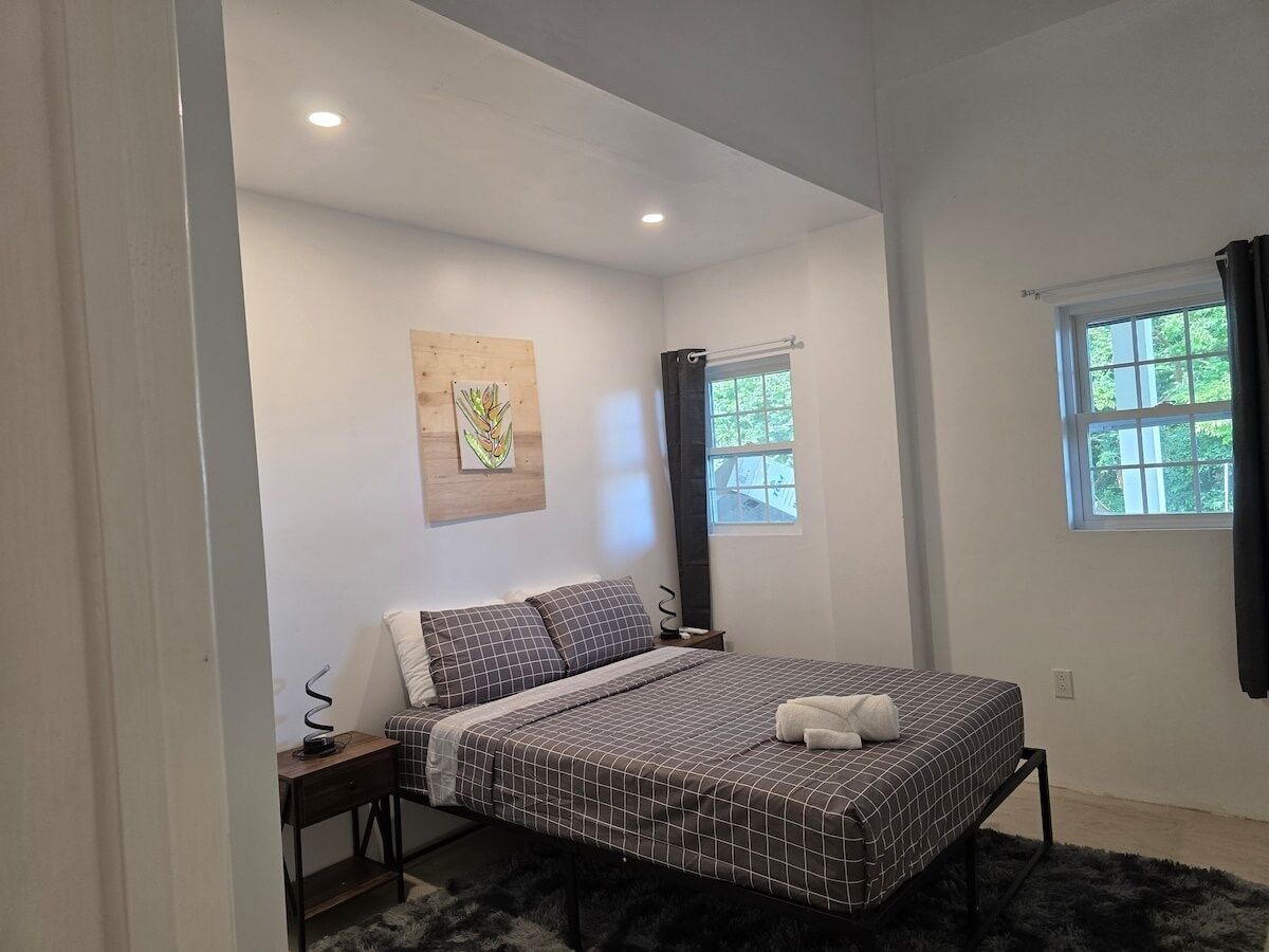 3 habitaciones, tabla de planchar con plancha y wifi gratis 