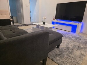 Interior - Royal 1 - Chez Mango Villa (Salem)