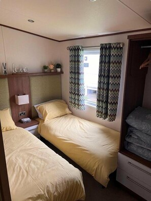 2 habitaciones, decoración personalizada y muebles diferentes