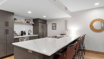 Condo (2 Bedrooms) | Exterior