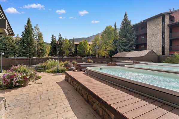 Condo (2 Bedrooms) | Exterior