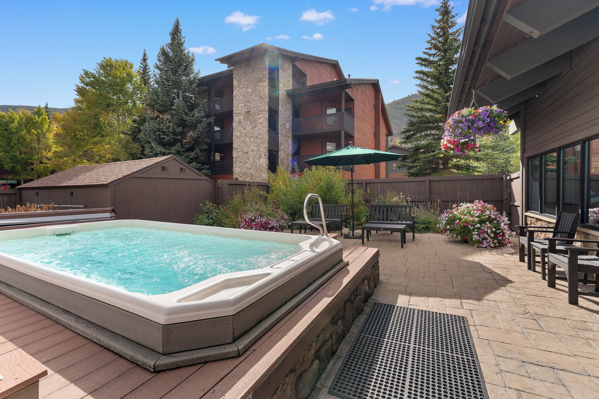Condo (2 Bedrooms) | Property amenity