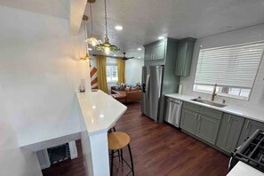 Interior - Rise&Shine- Mid Mod Entire House Hot Tub, Fire Pit (South Salt Lake)