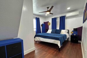 4 bedrooms, iron/ironing board, WiFi, bed sheets - Rise&Shine- Mid Mod Entire House Hot Tub, Fire Pit (South Salt Lake)