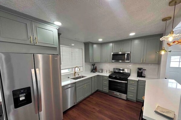 Fridge, microwave, oven, stovetop - Rise&Shine- Mid Mod Entire House Hot Tub, Fire Pit (South Salt Lake)