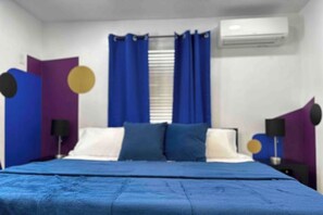 4 عدّة غرف نوم ومكواة/لوح كي وواي فاي وملاءات أسرّة