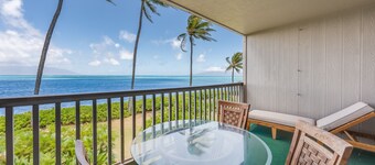 Oceanfront Moloka‘i Retreat | Wavecrest 2nd Floor