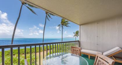 Oceanfront Molokaʻi Stay | Pool, Tennis, Views