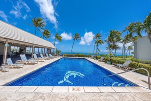 Pool - Oceanfront Moloka‘i Retreat | Wavecrest 2nd Floor (Kaunakakai)
