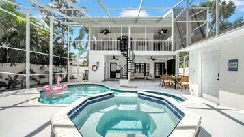 Piscine extérieure, piscine chauffée