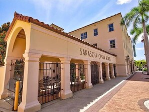 Exterior - Elegant Escape - Golf Side & Water Views (Sarasota)