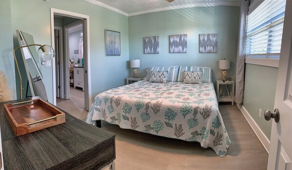 4 bedrooms, iron/ironing board, WiFi, bed sheets