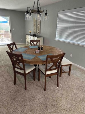 Dining - Modern Townhouse | Walk to Kaiser and Mall (Modesto)