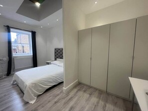 3 bedrooms, iron/ironing board, WiFi, bed sheets - Spacious 3BR/2BA w/ lift - Central Maida Vale (London)