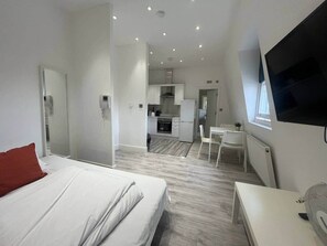 1 多间卧室、WiFi、床单