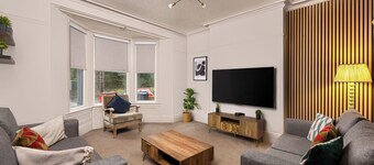 6 Bedroom Victorian Terrace, 3.5 baths