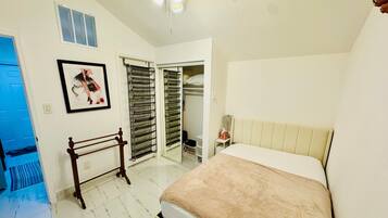 1 bedroom, WiFi, bed sheets